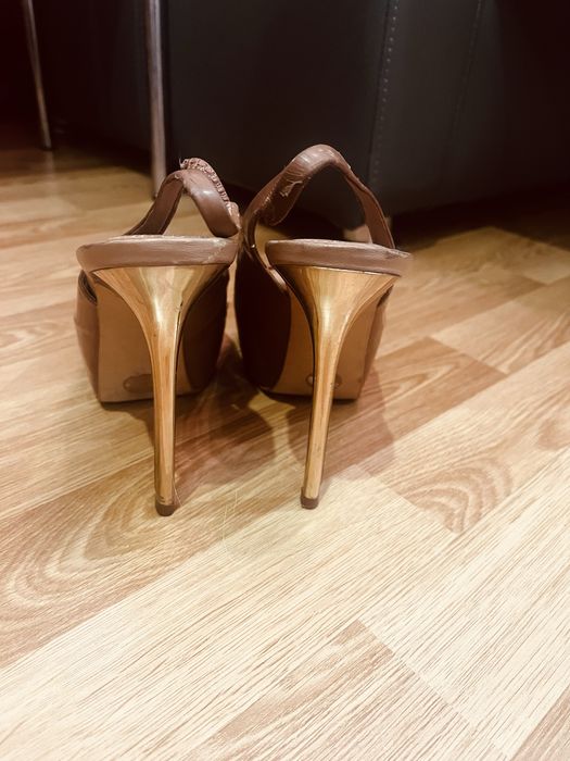 каблуки бежевые