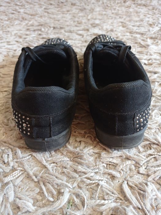 Кеди, мокасини жіночі