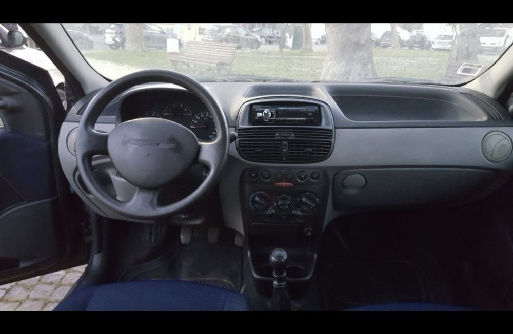 Lancia Ypsilon 1.2 60cv ar condicionado