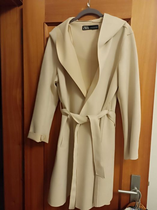 Parka bege marca zara