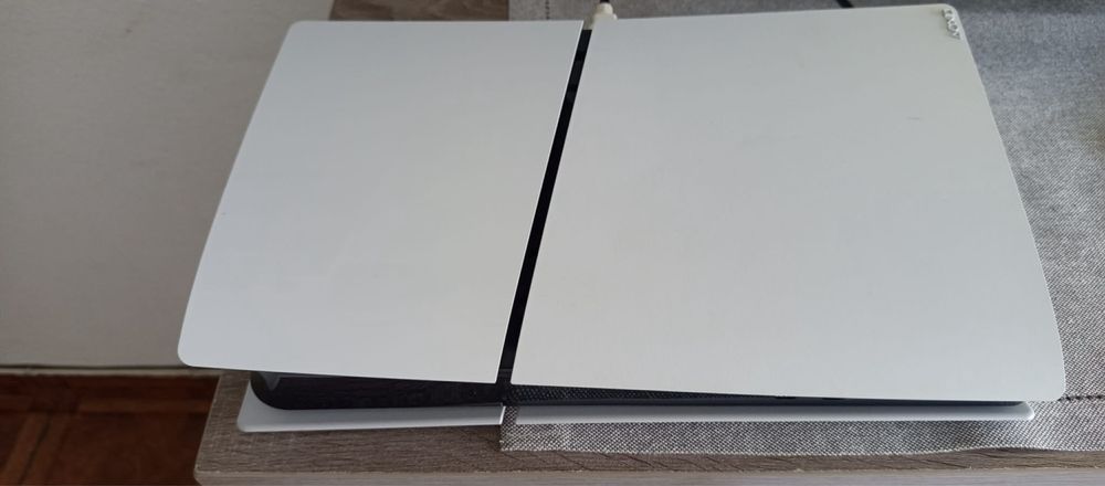 Ps5 com 2 comandos como nova