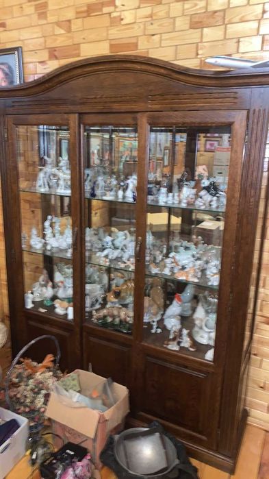 продаеться класическая  мебель в хорошем состояние