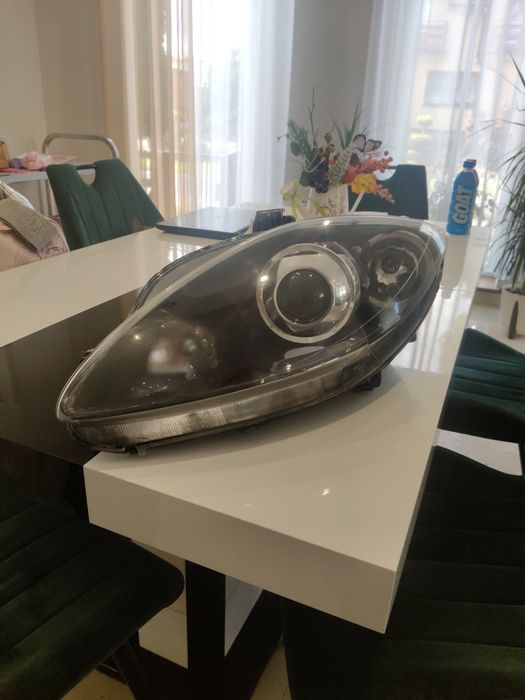 Lampa przednia lewa XENON