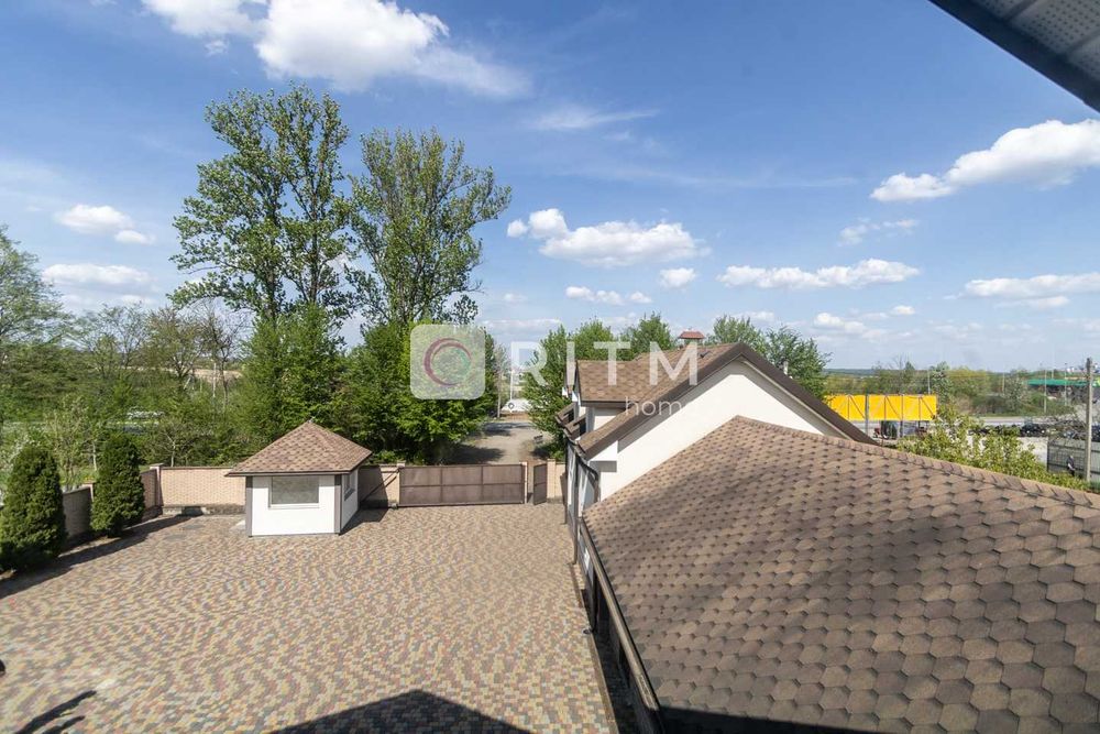 Оренда просторого будинку 388 м² для бізнесу або великої родини
