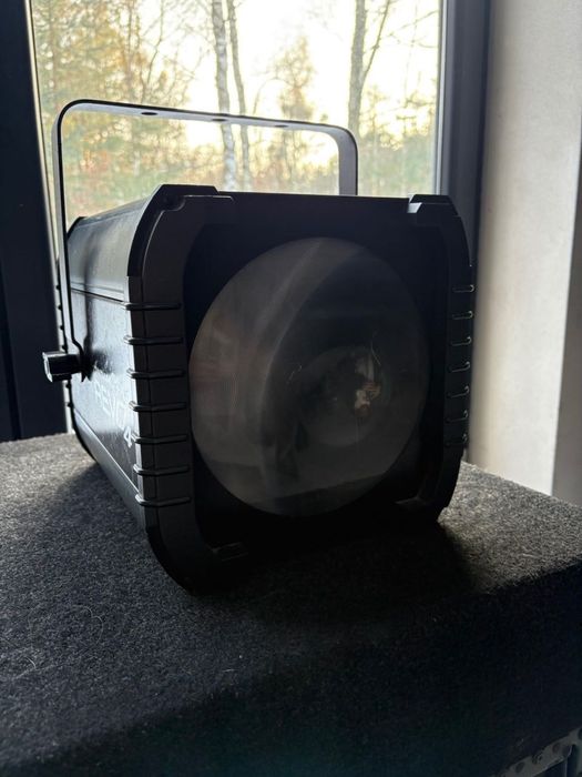 American Dj Revo 4 - efekt światło led dyskotekowe