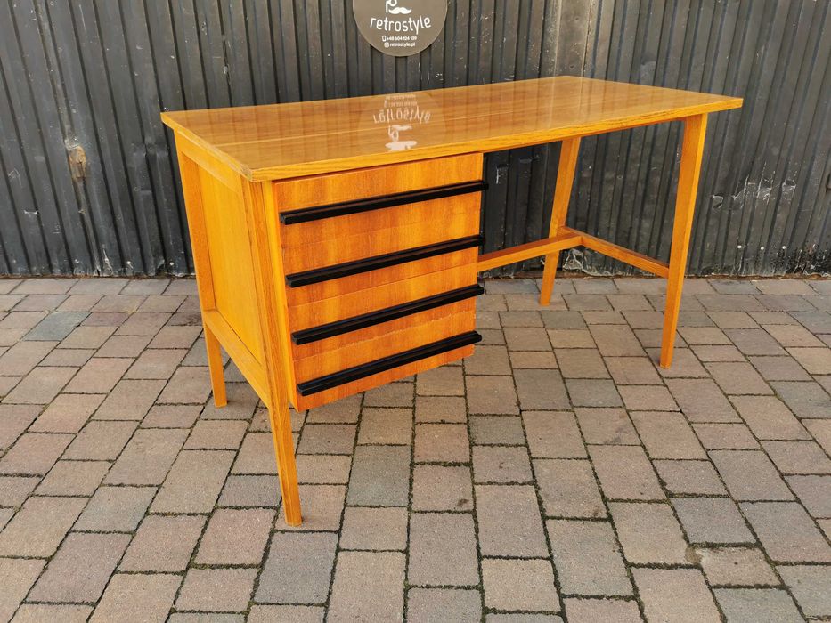 Biurko w stylu skandynawskim, Czechosłowacja '60-70 Design, PRL, Retro