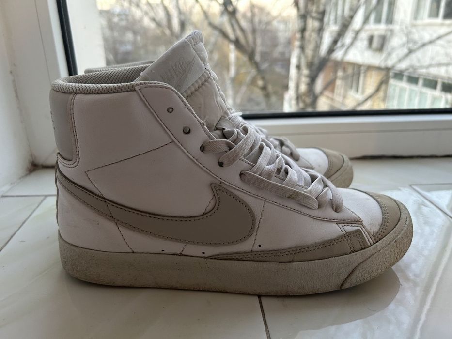кросівки моделі Nike Blazer Mid '77