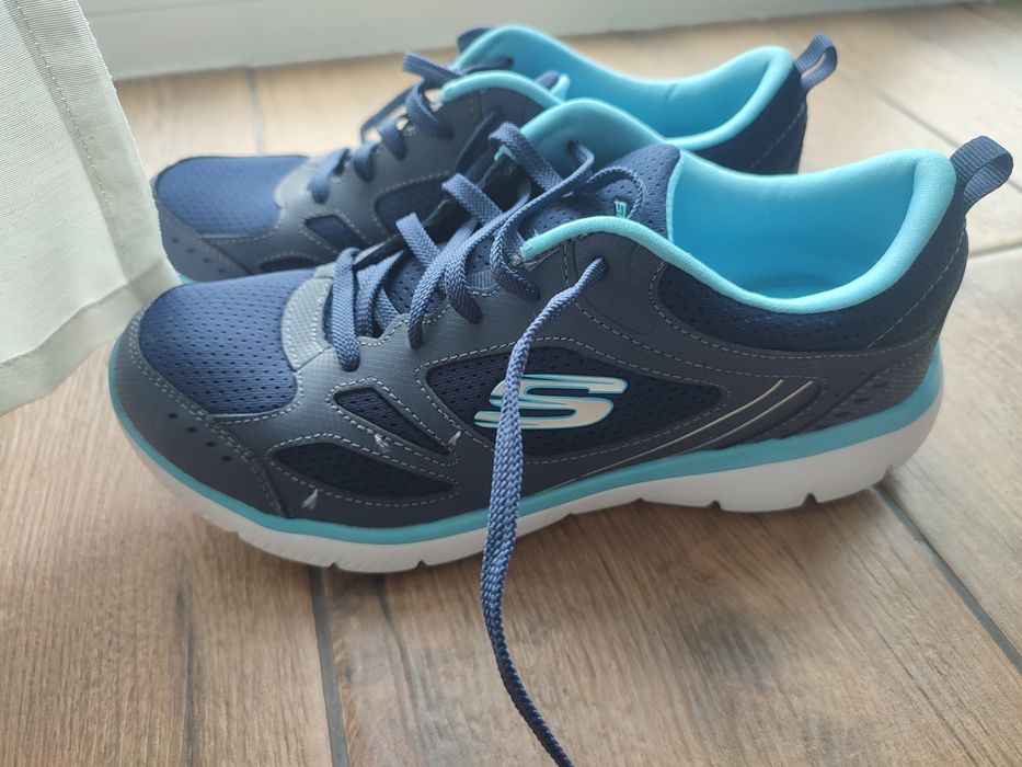 Кросівки Skechers стан нових