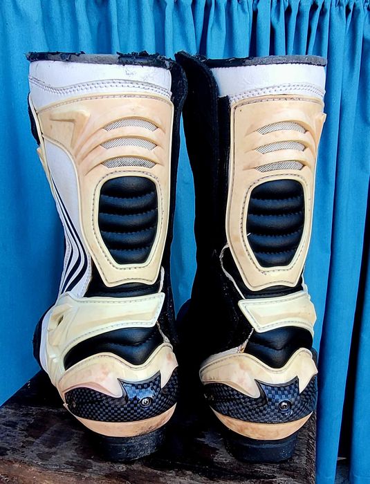 Botas 'MotoGP' pertenceram a Valentino Rossi, anos 2000