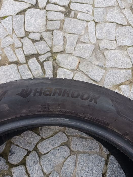 Vendo pneus semi-novos 245/45/19 Hankook