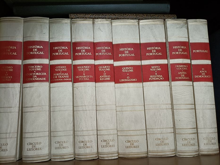 Vendo duas enciclopédias