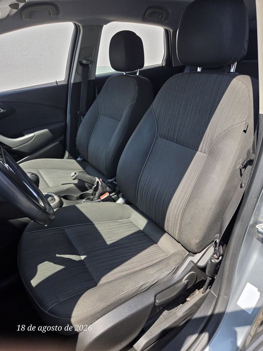 Opel astra J 1.3 cdti diesel 5 portas 5 lugares de outubro de 2010