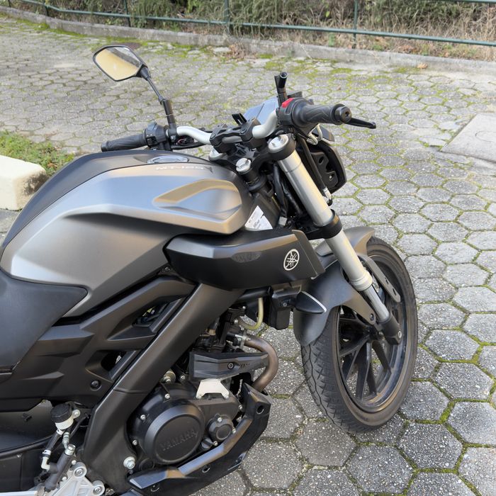 Yamaha mt 125 (negociavel)