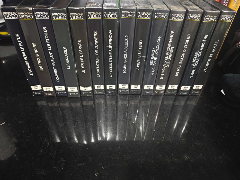 14 Cassetes VHS em Francês "Astronomia" des Éditions Fabri
