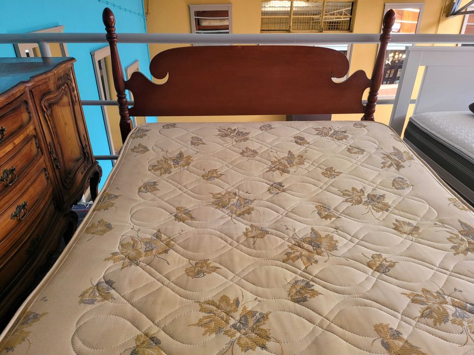 Cama com estrado articulado, elétrico - Com colchão - Bom est