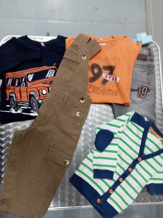 Roupa de bebé em lotes em 2a mão em bom estado