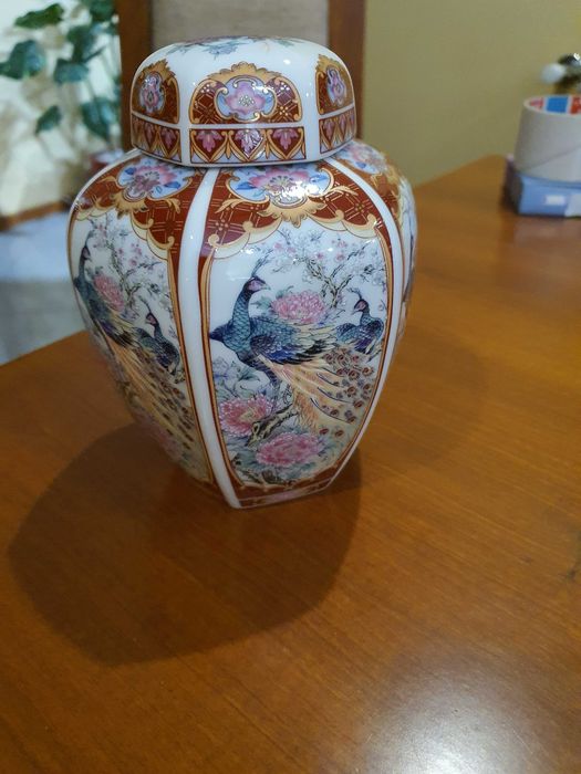 Porcelain Jar with Lid – Satsuma Japan