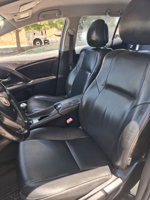 Toyota Avensis SW — fotografia 11
