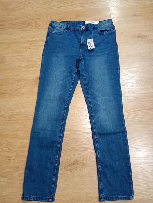 Nowe jeansy Esmara