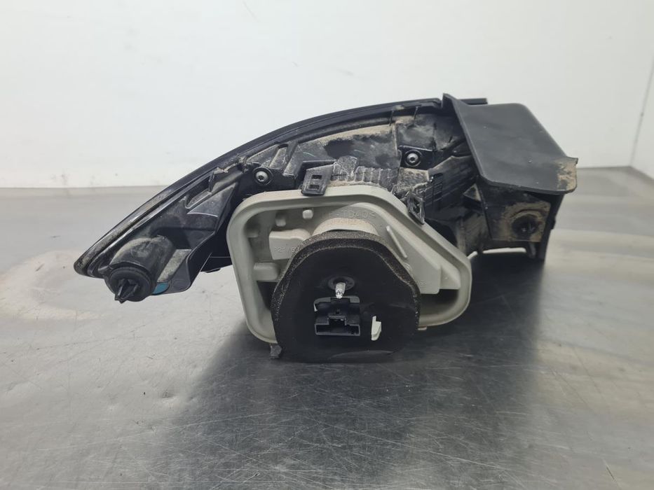 Farolim direito PEUGEOT 208 II