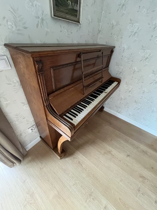Pianino piekne stan 4+ H. KLEIN  dla konesera