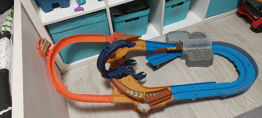 Pista MATTEL Hot Wheels – Monster do Escorpião