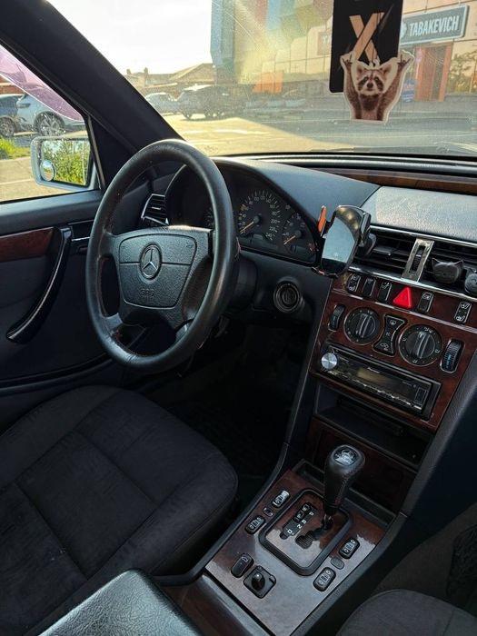 Mercedes w202 2000 год 2.0 газ/бенз