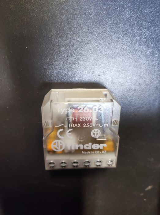 Relés Finder 230v 12V