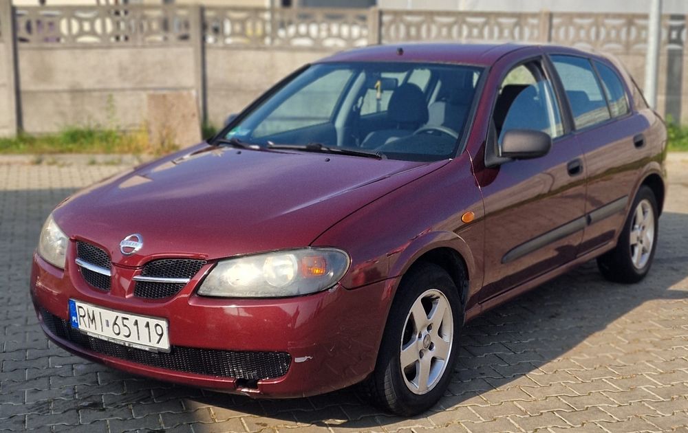 Nissan Almera