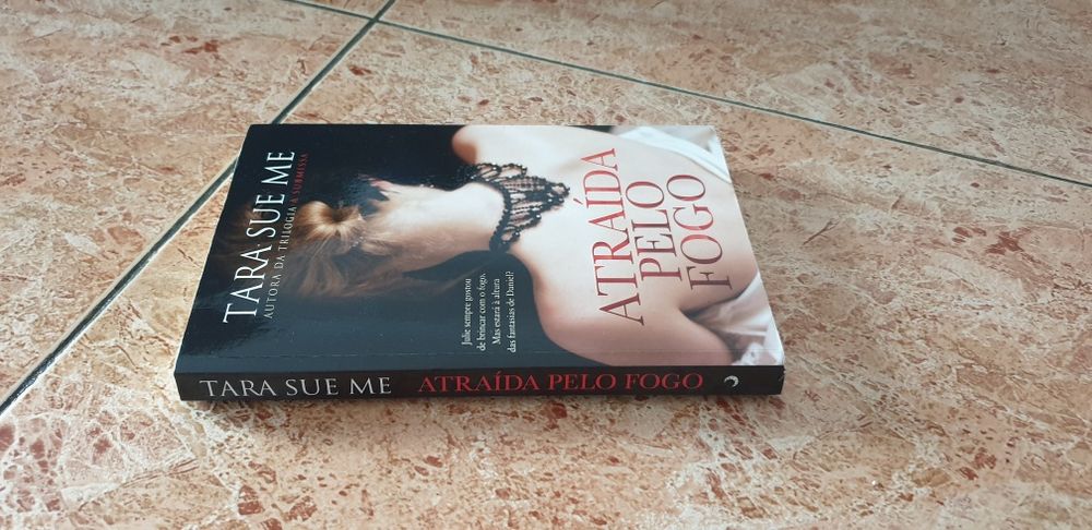 Livro Atraida pelo Fogo