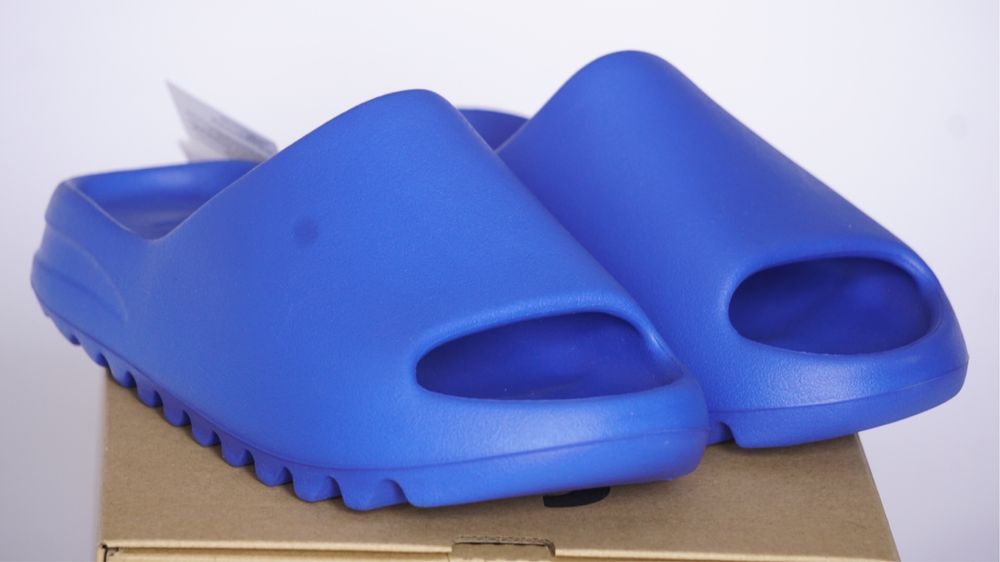 Klapki Adidas Yeezy SLIDE Azure EU 43