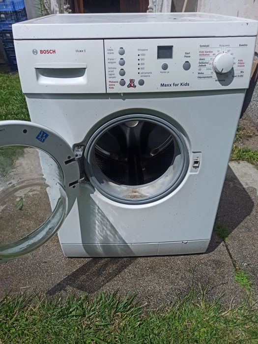 Sprzedam pralkę Bosch ta pralka whirlpool
nie działa