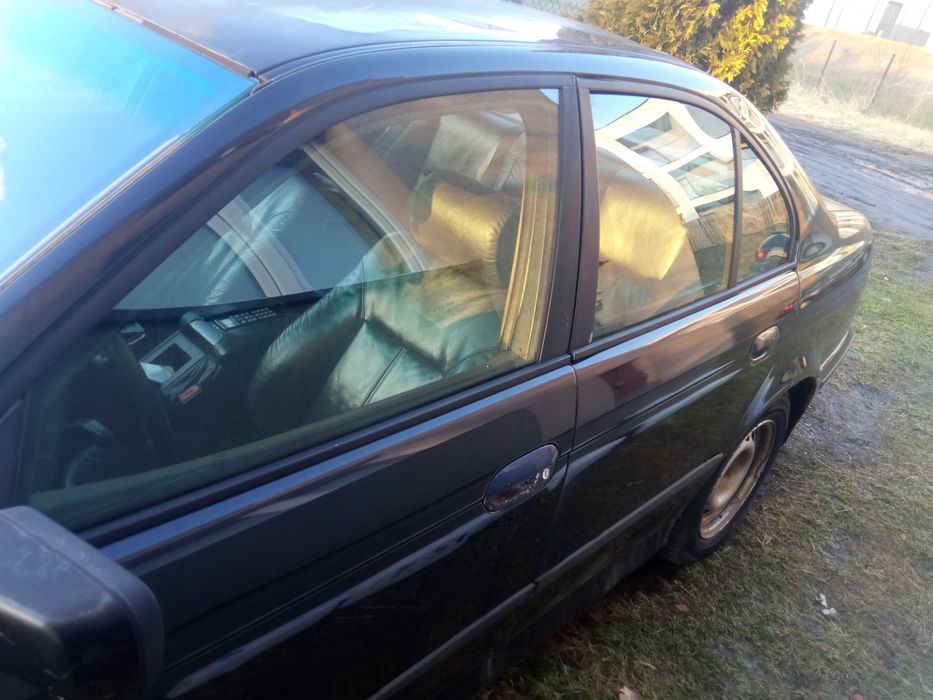 E39 części w super stanie nowe dostępne elementy sedan touring