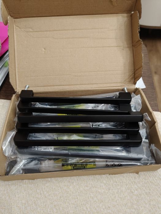 Uchwyt meblowy czarny 192 mm do szuflad szafek