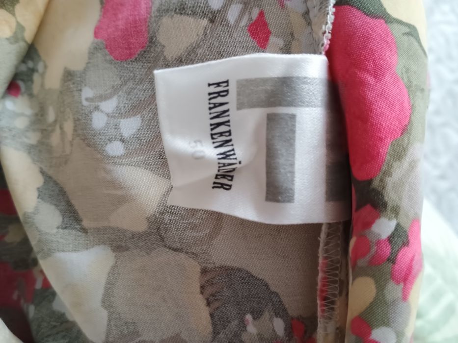 Bluzka w kwiaty roz 48-50