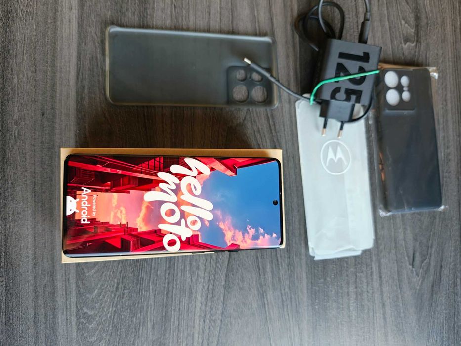 Motorola edge 50 pro jak nowa