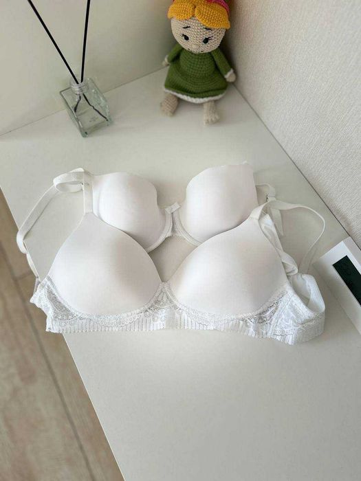 Комплект фірмових бюстгалтерів без кісточок Marks and Spenser 75C