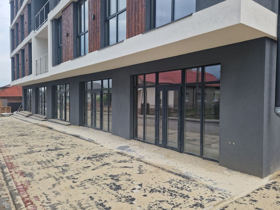 Продаж комерційних приміщень в новобудові в м.Снятин