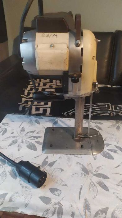 Nóż krawiecki pionowy Csepel CS 532 Krajarka pionowa