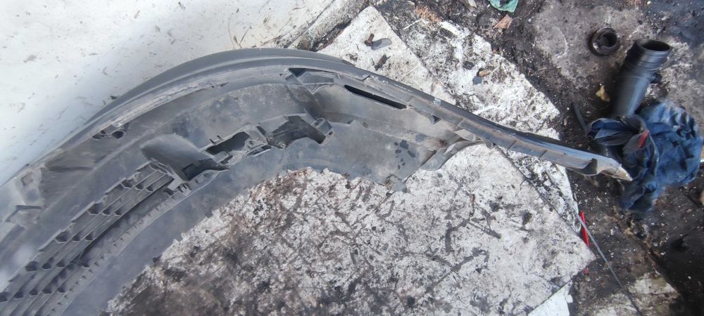 Volkswagen Golf V Zderzak Przód Przedni LC9Z