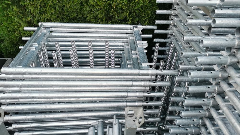 Rusztowanie elewacyjne  Nowe  Słupek