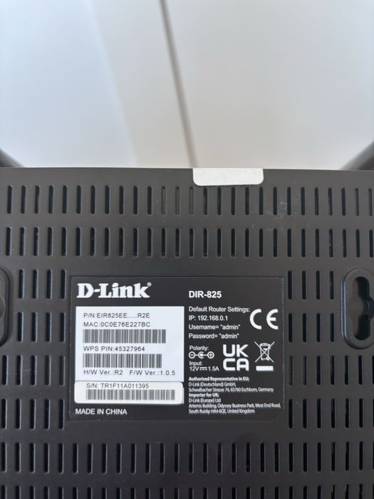 2 rutery D-link dir-825
