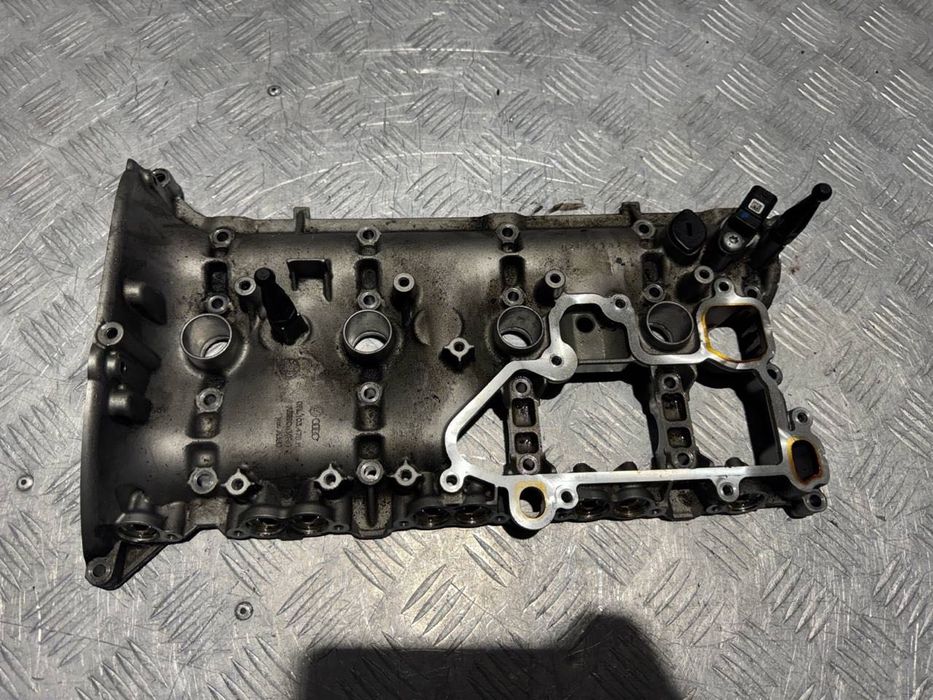 Клапанна кришка ГБЦ 2.0 TSI, TFSI / VW Volkswagen Tiguan, Passat, Arteon, T-Rock / Audi: A3, A4, A5, Q3, Q5 / 06L103475H