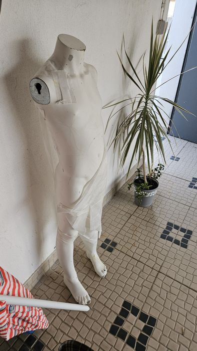 Vendo manequim de criança