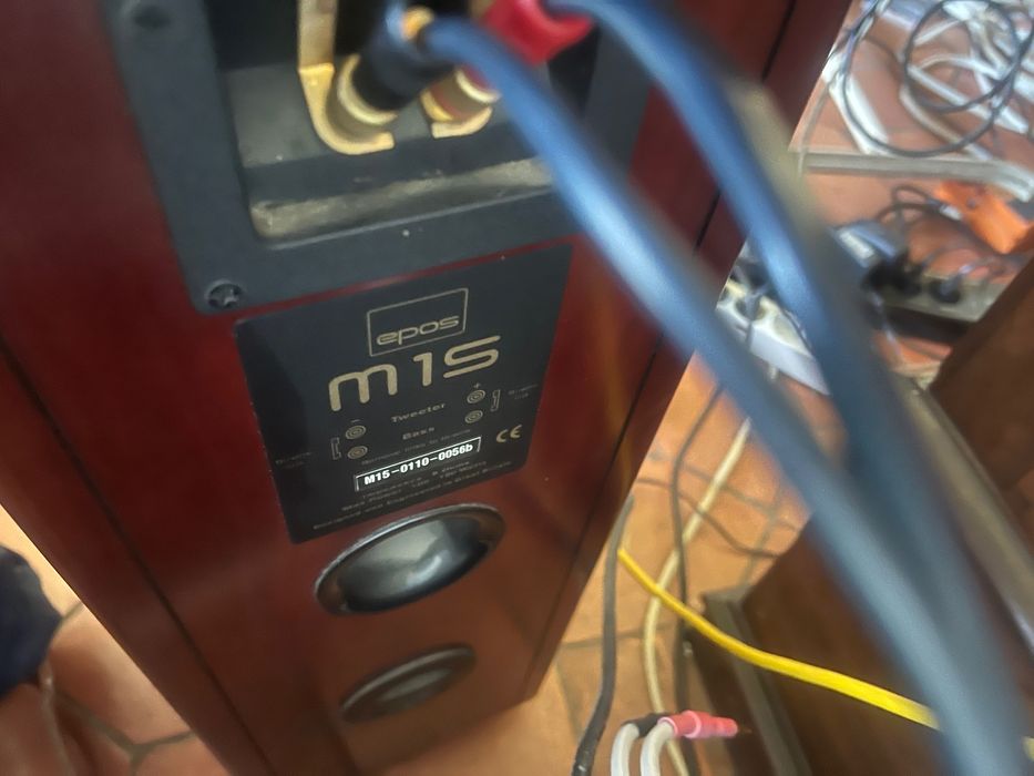 Colunas Epos M15