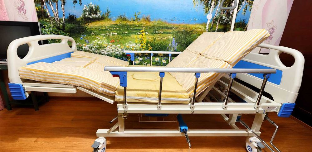 Ліжко  для лежачих та літніх людей