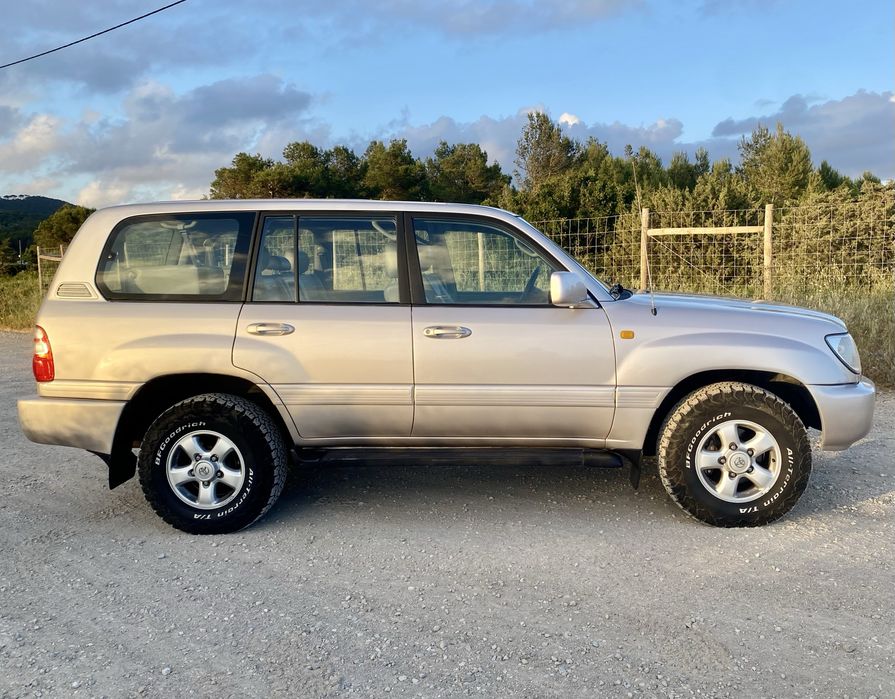 Toyota Land Cruiser HDJ100L