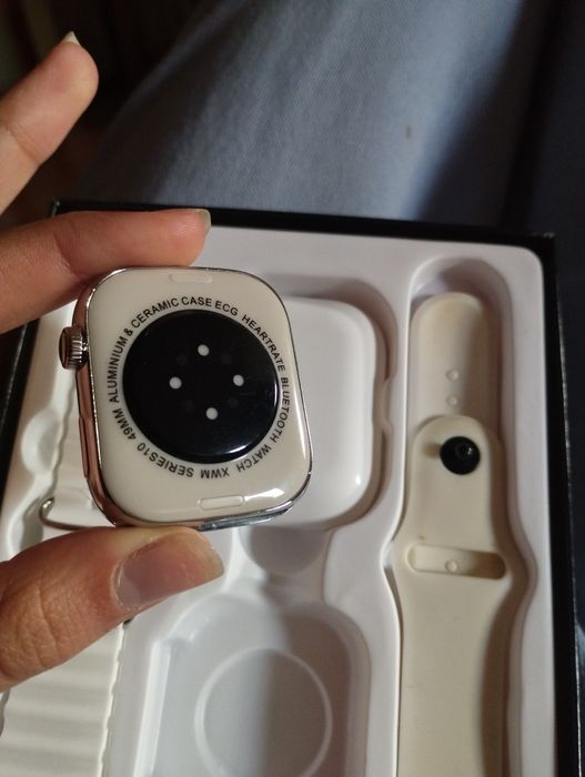 Smartwatch com fone e dois braceletes