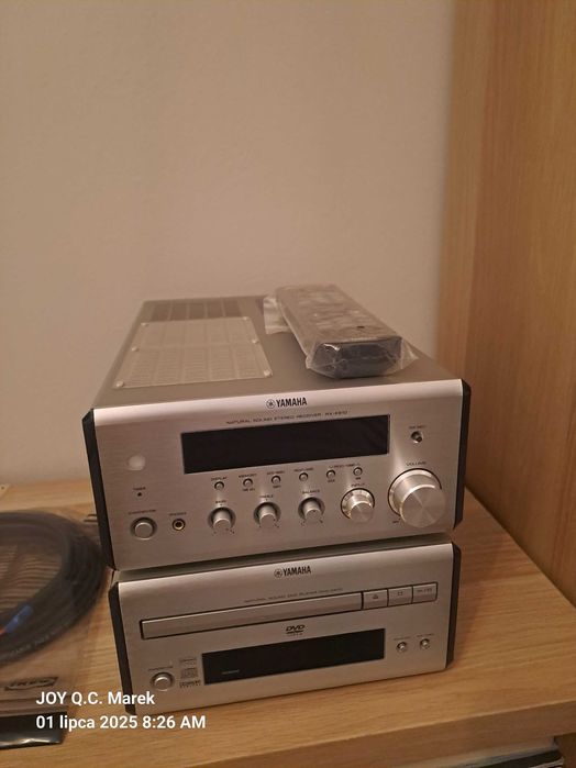 Zestaw hifi Yamaha Piano Craft E-810 Amplituner/Odtwarzacz DVD/CD