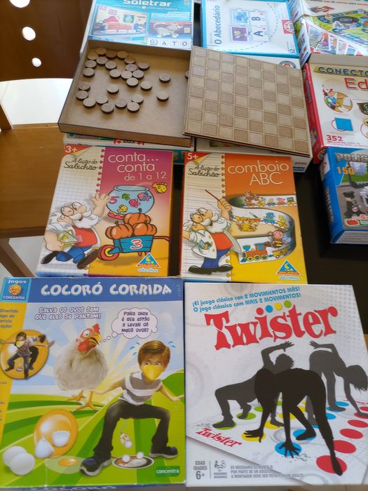 Games of various types, ages, and formats in excellent condition64751900587651123